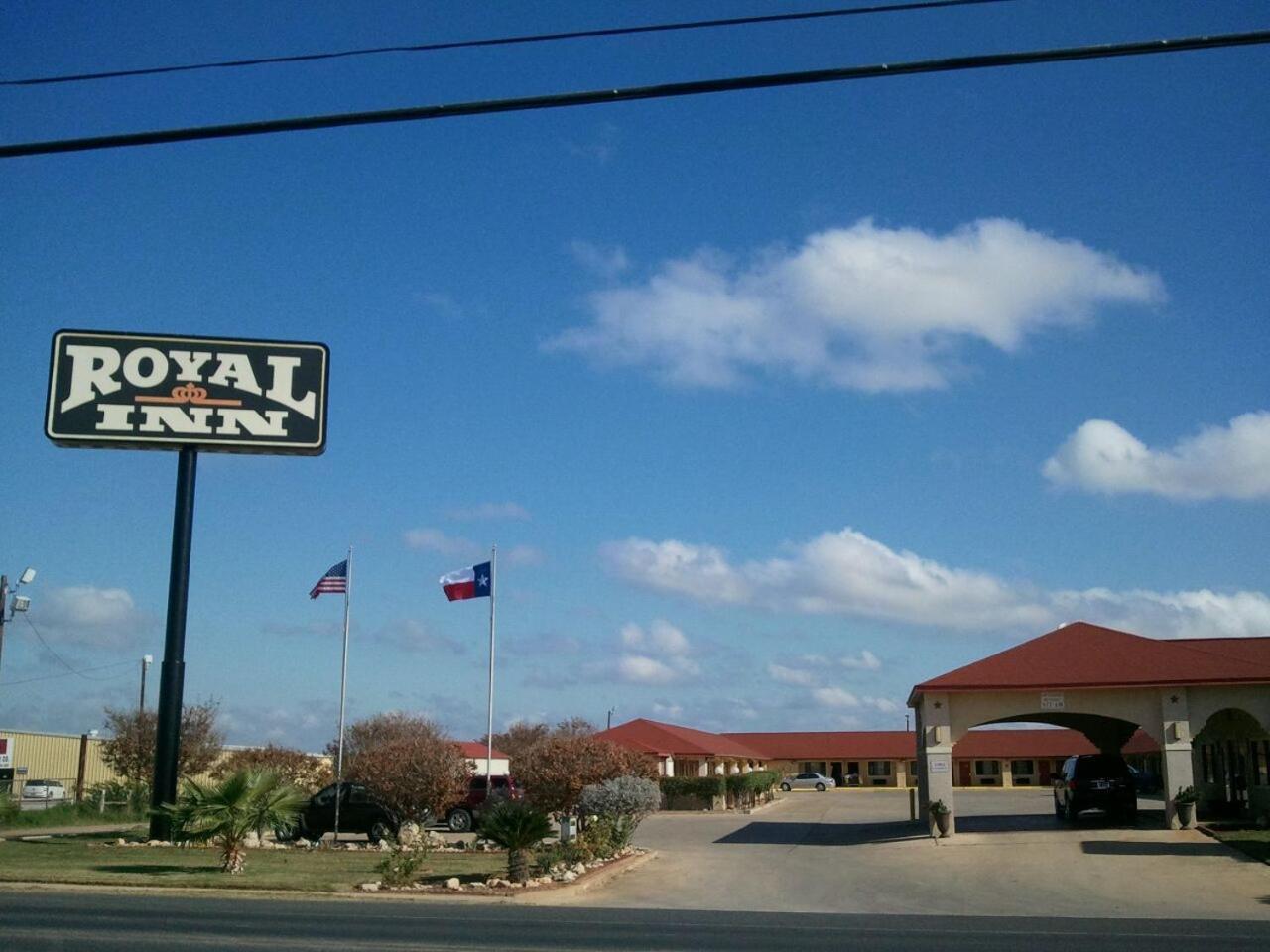 Royal Inn Pearsall Экстерьер фото