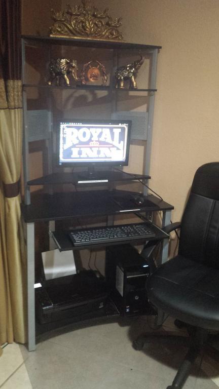Royal Inn Pearsall Экстерьер фото