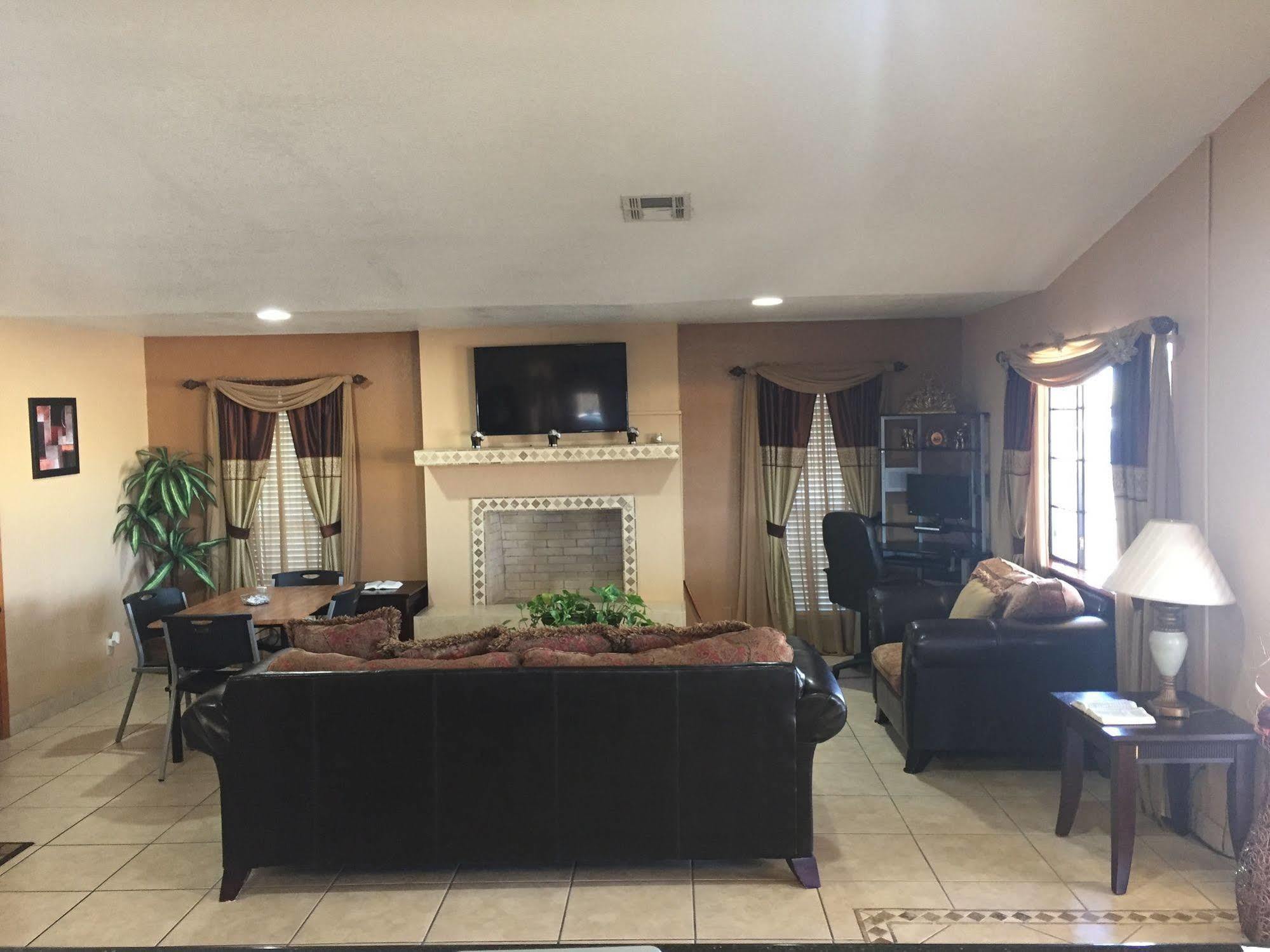 Royal Inn Pearsall Экстерьер фото
