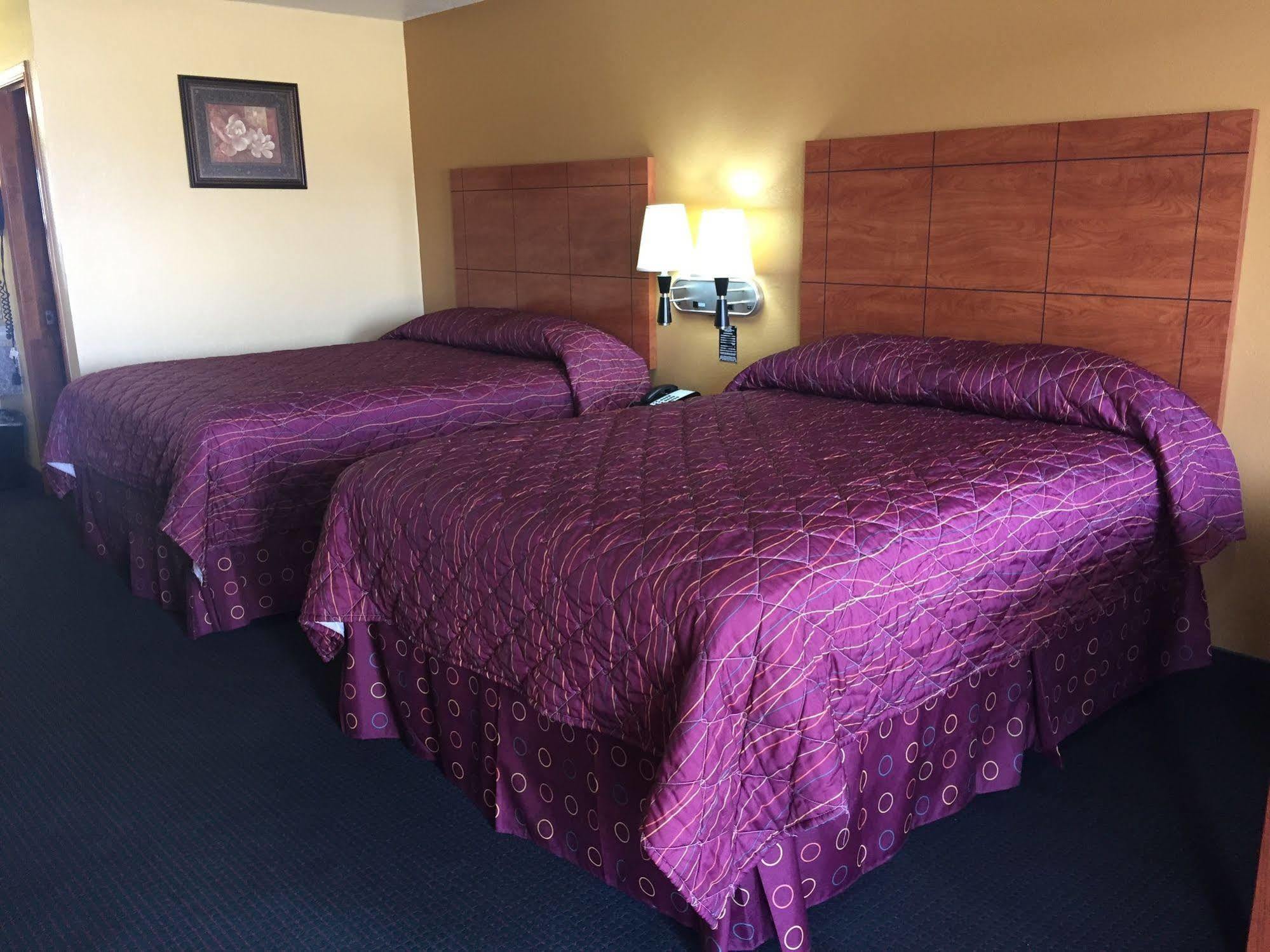 Royal Inn Pearsall Экстерьер фото